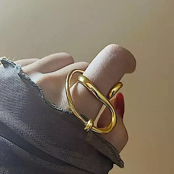 NEW 18K GOLD PLATED IRREGULAR ADJUSTABLE RESIZABLE RING - Picture 3 of 8